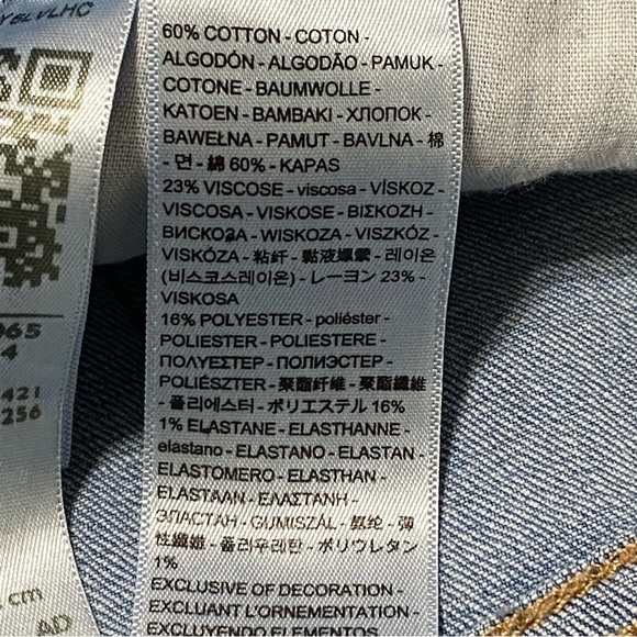 Levi’s Bermuda Jean Shorts Size 30 Rolled Cuff Medium Wash Denim - Picture 7 of 10